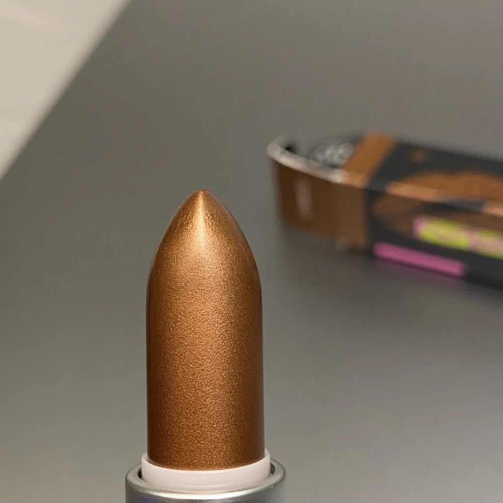 MAC Bringbacks “Chintz” Lipstick - Picture 5 of 6